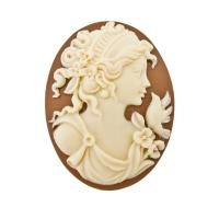 Камея акриловая, 40х30мм, гречанка с голубем, слоновая кость на коричневом, 1 шт., УЦЕНКА