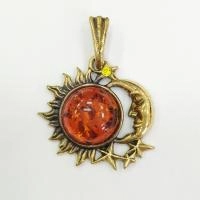 Подвеска каменная, 41х31х8мм, солнце и луна, базовый материал - камень, янтарь, фурнитура золотистого цвета с чернением, 1 шт.