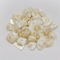 Бусина перламутр, 5х1-20х6мм, неправильной формы, сливочная карамель, 20 грамм