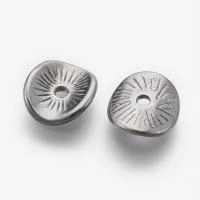 Бусина металлическая, 9.5х8.5х2мм, изогнутый диск с бороздками, базовый материал - цинковый сплав, вороненая сталь, 10 грамм