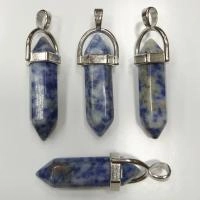 Подвеска каменная, 40х13х11мм, в форме кристалла, базовый материал - камень, содалит сине-белый с держателем стального цвета, 1 шт.