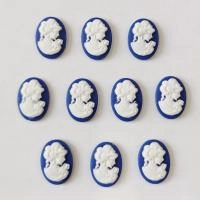 Камея акриловая, 18х13мм, девушка с розой, белая на синем, 10 шт.