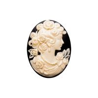 Камея акриловая, 40х30мм, девушка с розами, слоновая кость на черном, 1 шт., УЦЕНКА