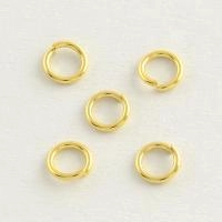 Соединительное колечко, 5мм (толщина 0.8мм, внутренний размер 3.4мм), базовый материал - нержавеющая сталь, золотистого цвета, 50 шт. Соединительное колечко, 5мм (толщина 0.8мм, внутренний размер 3.4мм), базовый материал - нержавеющая сталь, золотистого цвета, 50 шт.