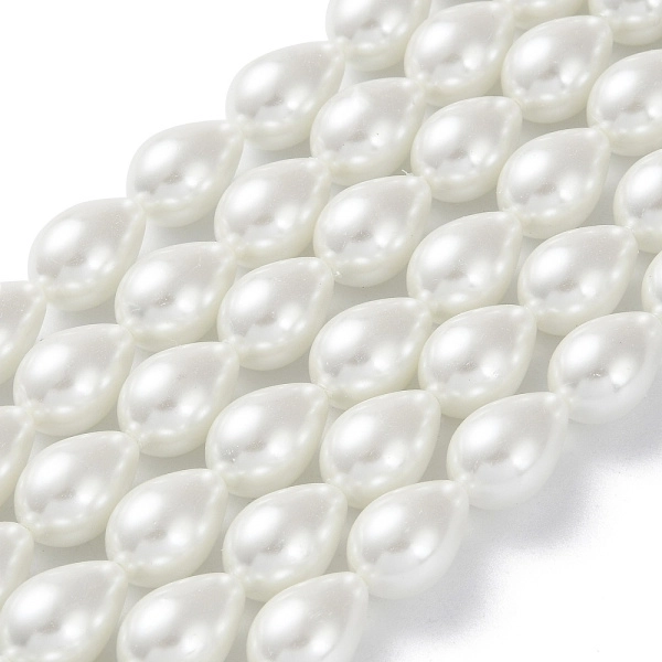 <p>
Стеклянные бусины - капельки с покрытием под жемчуг белого цвета. Оттенок может немного отличаться от фотографии и в разных поставках. На покрытии есть небольшие царапинки и потёртости, возле отверстия покрытие может быть стёрто. Цена за низку 40 см, около 30 бусин (низки формуются без проверки каждой бусины на дефекты).
</p>