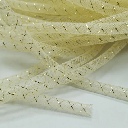 Бижутерная сетка-рукав, 8мм, бледно-желтая с золотистой нитью, 10 метров Бижутерная сетка-рукав, 8мм, бледно-желтая с золотистой нитью, 10 метров
