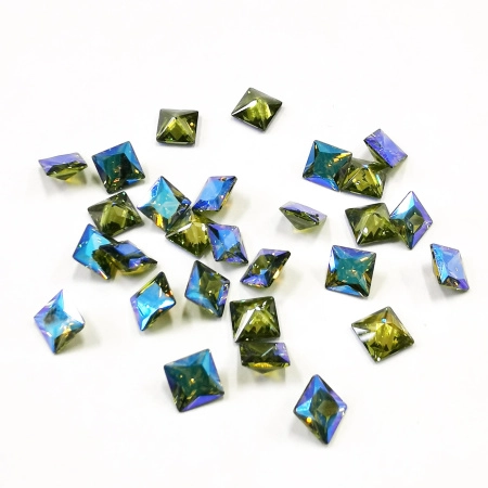 Ювелирный кристалл из фианита, 5х5мм, форма квадрат, оливково-зелёный с фиолетово-голубым покрытием, 5 шт.