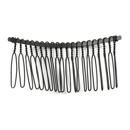 <p>Металлический гребень для волос чёрного цвета. Гребень слегка изогнут, имеет 20 проволочных зубчиков. Отличная основа для декоративного гребня в прическу невесты. Оттенок может отличаться от фотографии и в разных поставках. Размер может немного отличаться от заявленного. Цена за 2 шт.</p>