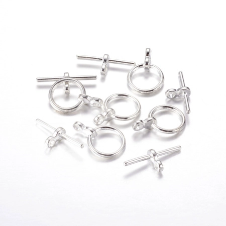 <p>Лаконичный замочек-тогл под серебро. Оттенок может отличаться от фотографии, на покрытии возможны небольшие неровности. Размер тоггла 17*12 мм, палочки - 19*8 мм. Цена за 1 шт.</p>