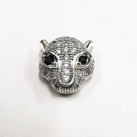 <p>Фурнитура для бижутерии Милано класса люкс (MILANO LUX). Качественный компонент для бижутерии - эффектная односторонняя бусина голова леопарда. Размер отверстия примерно 1 мм. Инкрустация фианитами двух цветов. Оттенок может отличаться от фотографии и в разных поставках. Цена за 1 шт.</p>