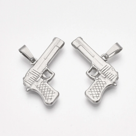 <p>Не темнеющая фурнитура из нержавейки. Трехмерная подвеска в форме пистолета из нержавеющей стали марки 304 (используется в пищевой и медицинской промышленности, не боится влаги, не окисляется, не темнеет, не облезает). Оттенок может отличаться от фотографии и в разных поставках. Размер самого пистолета 30*23*3мм. К подвеске прикреплён разъёмный держатель (бейл) размером 9*5*4мм, при желании его можно убрать. Цена за 1 шт.</p>