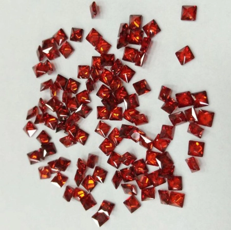 Ювелирный кристалл из фианита, 3х3мм, форма квадрат, оранжево-красный, 1 шт.