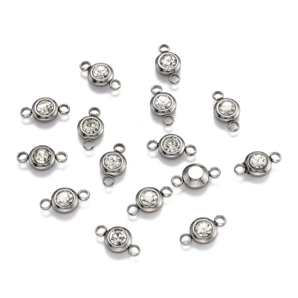 <p>Соединительный элемент - круг из нержавеющей стали марки 304 (используется в пищевой промышленности, не окисляется, не темнеет, не облезает). Коннектор декорирован кристально-прозрачным фианитом (Cubic Zirconia– кубик циркония, CZ). Отлично подойдет для создания нежных, изящных браслетов, серег, колье. Коннекторы в разных поставках могут немного отличаться по форме. Оттенок может отличаться от фотографии и в разных поставках. Цена за 2 шт.</p>