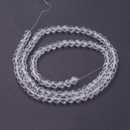 Бусины стеклянные, 6мм, граненые, кристально-прозрачные, 90 шт., низка <p>Бюджетные бусины из стекла с довольно крупными гранями. Цвет кристально-прозрачный. Оттенок может отличаться от фотографии и в разных поставках. Бусины могут немного отличаться по форме и размеру. Цена за 1 низку, около 90 бусин (низки формируются без проверки каждой бусины на дефекты).</p>