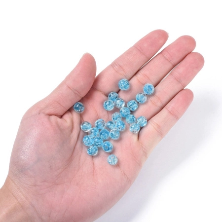 Бусина лэмпворк, 8мм, прозрачная с голубой сердцевиной и белыми крапинками, светящаяся в темноте, 10 шт. <p>Бусины ручной работы из прозрачного стекла с голубой сердцевиной и белыми крапинками внутри. В темноте бусины светятся зеленоватым светом. Выполнены в технике лэмпворк (лампворк, lampwork). Могут немного отличаться по форме и размеру. Бусины могут быть покрыты белым налетом - пылью из отверстия, которая легко стирается. Оттенок может отличаться от фотографии и в разных поставках. Цена за 10 бусин.</p>