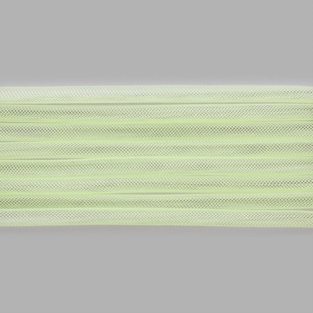 <p>
Бижутерная сетка-рукав, сплетена из пластиковых ярко-зеленых нитей. Толщина может отличаться от заявленной на +-1.5 мм. Растягивается. Сетку можно наполнить бисером или бусинами, надеть на неё сверху бусины или подвески с не очень маленьким отверстием, завязать в нужном месте узелком. По возможности, продается цельным куском, однако, может поставляться несколькими отрезами. Цена за 10 метров.
</p><p>ВНИМАНИЕ: цвет в разных поставках может варьироваться от светло-салатового до неоново-зеленого.</p>