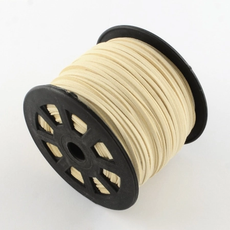 Шнур из искусственной замши, около 3х1.5мм, плоский, кремовый, 10 метров