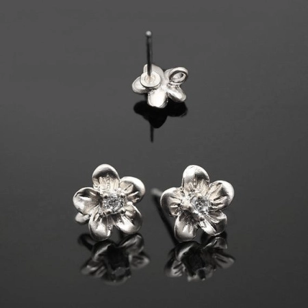 Пусеты, 9х8.5мм, Корея, Лютик с фианитом, со скрытой петелькой, с застежками, базовый материал - серебро/латунь, матовый родий, пара