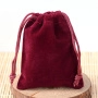 <p>Подарочный мешочек из бордового бархата (велюра), оттенок может отличаться от фотографии. Мешочки могут немного отличаться по форме и размеру, быть слегка помятыми. Цена за 2 шт.</p><p>ВНИМАНИЕ: шов сверху прошит не до конца.</p>