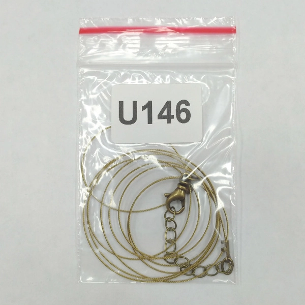 <p>Набор для сборки колье, бус или браслета длиной до 107 см. Цвет светлая бронза. В набор входит 7-жильный ювелирный тросик японского производства толщиной 0.48мм (сталь с нейлоновым покрытием) - около 1 метра, обжимные концевики с соединительными колечками (пара), застежка-карабин с вращающимся основанием 14*7мм и удлиняющая цепочка длиной 4 см. Вся фурнитура, кроме цепочки - оксидированная позолота, цепочка с бронзовым покрытием. Оттенок может отличаться от фотографии и в разных поставках. Цена за 1 набор.</p>