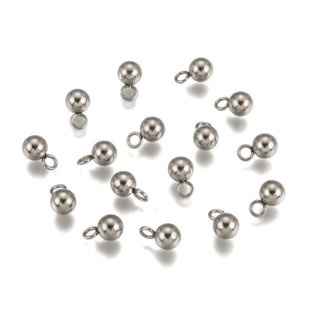 <p>Небольшая тяжеленькая подвеска шарик из нержавеющей гипоаллергенной стали (марка 304: используется в пищевой промышленности, не окисляется, не темнеет, не облезает). У некоторых подвесок петелька разъемная. Можно использовать для декорирования удлинителей. Оттенок может отличаться от фотографии и в разных поставках. Цена за 5 шт.</p>