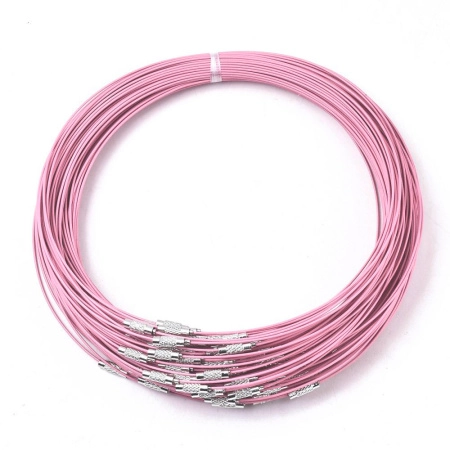 <p>Жесткая основа для колье (чокер) с закручивающимся замком. Сделана из стали с нейлоновым покрытием. Цвет основы розовый, цвет замочка темно-серебристый. Оттенок может отличаться от фотографии. Длина 45 см, толщина тросика - 1 мм. Цена за 5 шт.</p>