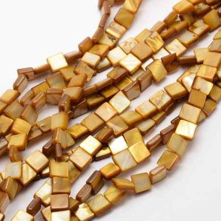 Бусина перламутр, 8х8х3мм, плоский квадрат, горчичный, 45 шт., низка