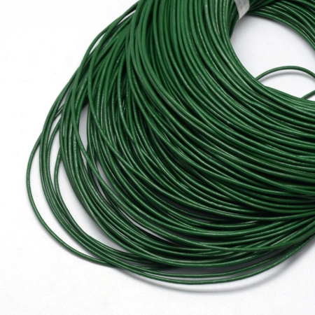 Шнур кожаный, около 2мм, зеленый, 2 метра
