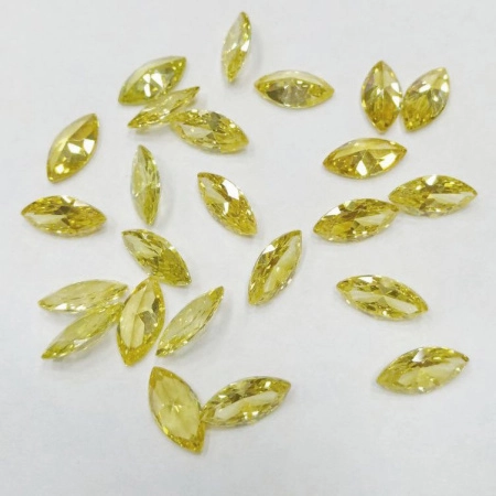 Ювелирный кристалл из фианита, 10х5мм, форма челнок, темный лимонно-желтый, 10 шт.