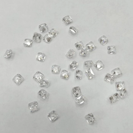 Ювелирный кристалл из фианита, 3х3мм, форма квадрат, кристально-прозрачный, 20 шт.