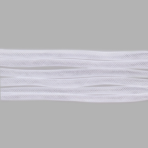 Бижутерная сетка-рукав, 10мм, белая, 10 метров <p>
 Толщина может отличаться от заявленной на +-1.5 мм. Бижутерная сетка-рукав, сплетена из пластиковых белых нитей. Растягивается. Сетку можно наполнить бисером или бусинами, надеть на неё сверху бусины или подвески с не очень маленьким отверстием, завязать в нужном месте узелком. По возможности, продается цельным куском, однако, может поставляться несколькими отрезами. Цена за 10 м.
</p>