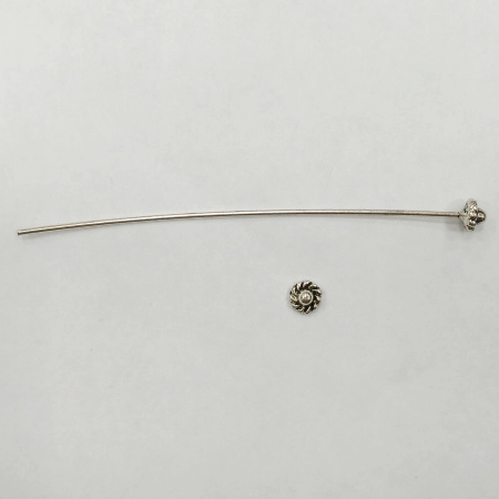 <p>
Необычные фигурные пины. Сам пин сделан из латуни, фигурная головка в форме цветка - из бижутерного цинкового сплава. Покрытие - серебро 925 пробы с чернением. Диаметр головки - около 4 мм, длина пина - 5.4 см, диаметр пина около 0,7 мм. Цена за 10 шт.
</p><p>УЦЕНКА: возможны темные пятнышки, заусенцы на головке, ножка пина может быть смещена относительно центра.</p>