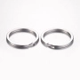 <p>Двойное плоское колечко для брелка из нержавеющей стали марки 304 (используется в пищевой промышленности, не темнеет, не облезает). Ширина кольца 2.7 мм, внешний диаметр 25 мм. Можно использовать как кольцо для ключей или коннектор. Цена за 5 шт.</p>
<p>ВНИМАНИЕ: на поверхности возможны царапинки.</p>