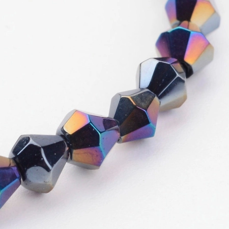 Бусины стеклянные, 4-5мм, граненые, биконусы, серо-бронзовые с радужным и перламутровым покрытием, 80-90 шт., низка <p>Бюджетные стеклянные граненые бусины - биконусы. Микс серого и бронзового цвета с перламутровым и AB покрытием. Бусины могут немного отличаться по форме и размеру. Оттенок может немного отличаться от фото. Цена за низку около 80-90 бусин.</p>