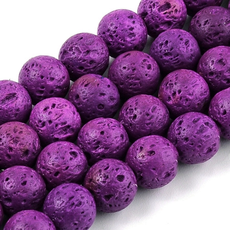 <p>Бусины из натуральной вулканической лавы (вулканического туфа), окрашенной в маджентовый (ярко-фиолетовый) цвет. Бусины матовые, пористые. Оттенок может отличаться от фотографии и в разных поставках. Бусины могут отличаться по форме и размеру. Цена за низку, около 47 бусин (низки формируются без проверки каждой бусины на дефекты).</p>