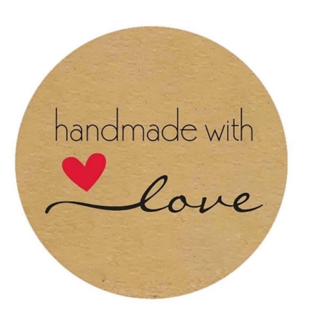 <p>
 Милые круглые самоклеющиеся стикеры с надписью handmade with love (сделано вручную с любовью) и сердечком. Размер примерно 2.5 см, может немного отличаться от заявленного. Отлично подходят для декорирования подарков, сделанных вручную. Оттенок может отличаться от фотографии и в разных поставках. Наклейки сделаны из крафт-бумаги, поставляются на катушке, в наборе около 500 наклеек.
</p>