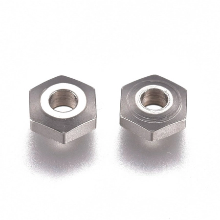 <p>Гладкая шестиугольная рондель из нержавеющей стали (марка 304: используется в пищевой промышленности, не окисляется, не темнеет, не облезает, гипоаллергенная). Бусина многоугольная, напоминает гайку. Диаметр отверстия - около 1.9 мм. Оттенок может отличаться от фотографии и в разных поставках. Цена за 20 шт.</p>