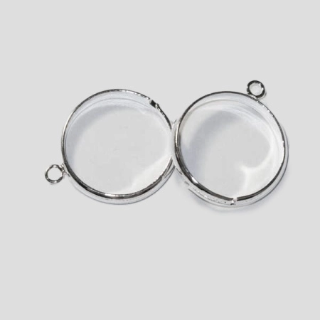 Основа для кольца, регулируемого размера, с одной петелькой, базовый материал - латунь, под серебро, 5 шт. <p>Основа для кольца цвета светлого серебра. Оттенок может отличаться от фотографии. Размер регулируется. Цена за 5 шт.</p><p>ВНИМАНИЕ: петелька может быть крупнее, чем на фотографии.</p>