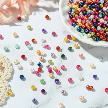 <p>Бюджетные стеклянные бусины с покрытием под жемчуг, цветное ассорти. Бусины могут немного отличаться по форме и размеру, быть слегка приплюснутыми у отверстия. На покрытии возможны неровности. Оттенок в миксе может отличаться от фотографии - в наборе могут быть цвета, не представленные на фотографии и быть представлены не все цвета с фотографии. Диаметр отверстия около 0.8 мм. Цена за 50 грамм (около 510 шт, бусины фасуются без проверки на дефекты и без подбора по цвету).</p>