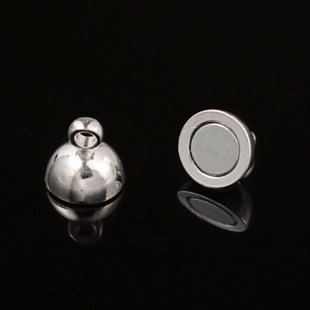 <p>Магнитная застежка цвета светлого серебра. Оттенок может отличаться от фотографии. Несмотря на свой небольшой размер, магниты очень сильные. Диаметр петелек - 1.2 мм. Цена за 5 шт.</p>