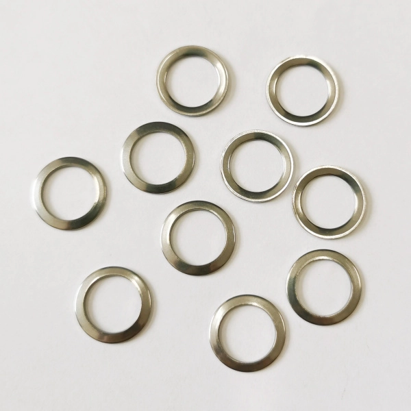 Коннектор, 15х1.2мм, кольцо гладкое, базовый материал - нержавеющая сталь, без покрытия, 10 шт. <p>Не темнеющая фурнитура для бижутерии из нержавеющей стали (марка 304: не окисляется, не облезает). Соединительный элемент - лаконичное кольцо. Также можно использовать как декоративный элемент при работе с сутажем. Края не очень гладкие, отверстие может быть сделано не четко по центру, а с небольшим смещением. На поверхности возможны царапинки, щербинки. Оттенок может отличаться от фотографии. Обратите внимание на фотографию - кольца слегка вогнутые. Цена за 10 шт.</p>