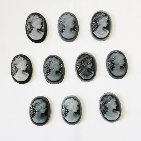 Камея акриловая, 18х13мм, девушка, серая на черном, 10 шт.
