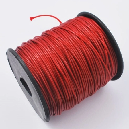 Шнур синтетический вощеный, полиэстеровый, около 1мм, красный, 10 метров Шнур синтетический вощеный, полиэстеровый, около 1мм, красный, 10 метров