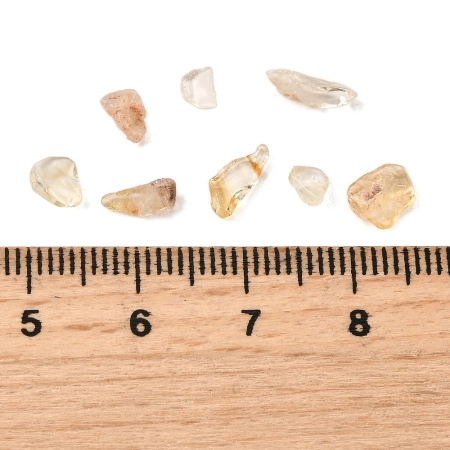 <p>Сколы из камня - натурального цитрина. Без отверстий! Могут существенно отличаться по форме и размеру. Используется для декорирования украшений, шкатулок, картин и т.д. Также крошку можно насыпать в стеклянную бутылочку. Оттенок может отличаться от фотографии и в разных поставках. Цена за упаковку 20 грамм (около 80-120 шт., фасуются без проверки на дефекты).</p>