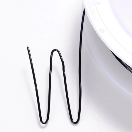 <p>Медная проволока с покрытием черного цвета. Используется для создания украшений, изготовления деревьев и цветов из бисера и камней, и прочих декоративных работ. Намотка может состоять из нескольких частей. Цена за катушку, примерно 8 метров.</p>