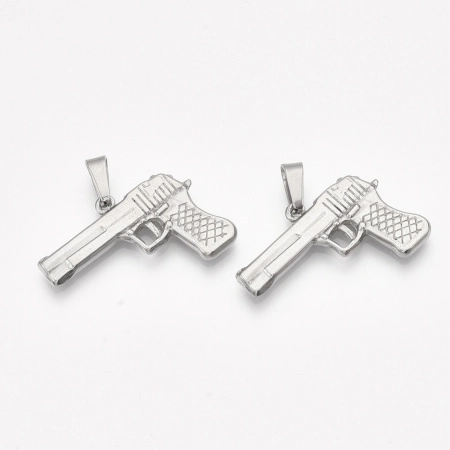 <p>Не темнеющая фурнитура из нержавейки. Трехмерная подвеска в форме пистолета из нержавеющей стали марки 304 (используется в пищевой и медицинской промышленности, не боится влаги, не окисляется, не темнеет, не облезает). Оттенок может отличаться от фотографии и в разных поставках. Размер самого пистолета 30*23*3мм. К подвеске прикреплён разъёмный держатель (бейл) размером 9*5*4мм, при желании его можно убрать. Цена за 1 шт.</p>