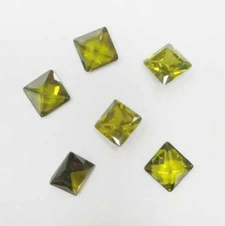 Ювелирный кристалл из фианита, 5х5мм, форма квадрат, желто-зеленый, 1 шт.
