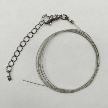 Набор для бус (колье, браслета), тросик стального цвета с чёрными концевиками, карабином и удлинителем, базовый материал - сталь, 1 метр + 7 см