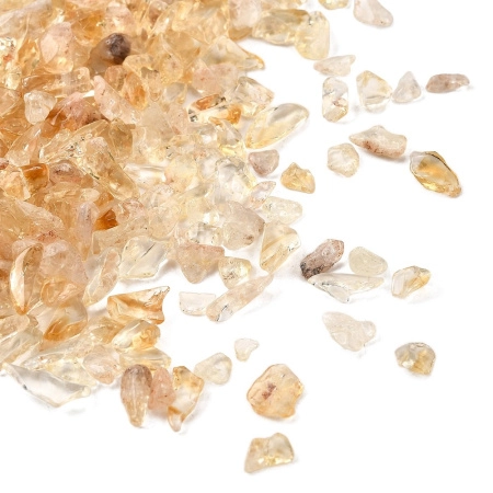 <p>Сколы из камня - натурального цитрина. Без отверстий! Могут существенно отличаться по форме и размеру. Используется для декорирования украшений, шкатулок, картин и т.д. Также крошку можно насыпать в стеклянную бутылочку. Оттенок может отличаться от фотографии и в разных поставках. Цена за упаковку 20 грамм (около 80-120 шт., фасуются без проверки на дефекты).</p>
