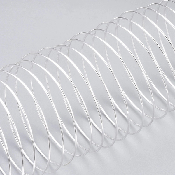 <p>Толстая проволока с памятью для браслета, стальная. Светло-серебристого цвета. Оттенок может отличаться от фотографии. Толщина проволоки 1 мм, диаметр витка около 5.5 см. Цена за 25 витков. Максимальная длина одним куском - 25 витков.</p><p>ВНИМАНИЕ: возможны пятнышки на покрытии.</p>